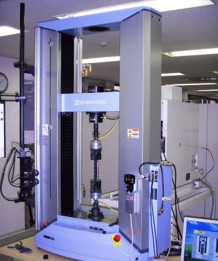 精密万能引張試験機