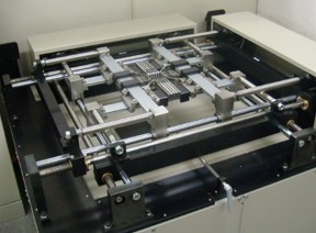 二軸引張試験機